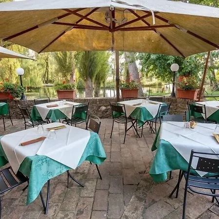 Il Castello Di Campello 4* Кампелло-суль-Клитунно