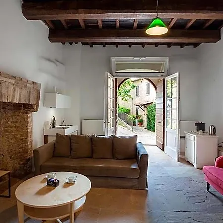Il Castello Di Campello Apart Otel Campello sul Clitunno