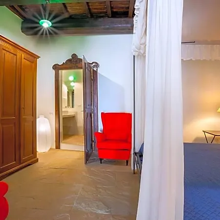 Il Castello Di Campello Apart Otel 4*