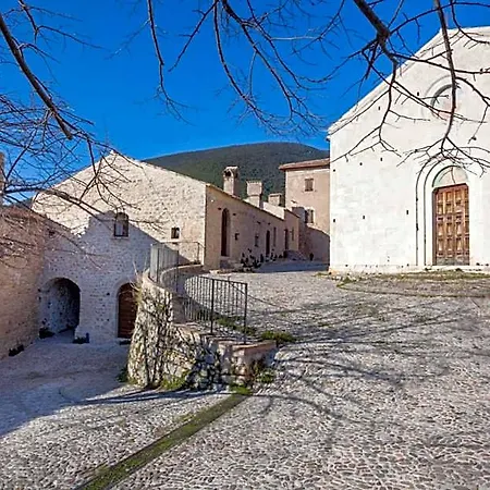 Il Castello Di Campello Apart Otel 4*
