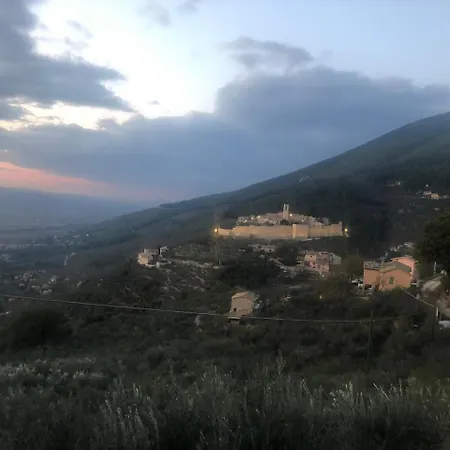 Il Castello Di Campello