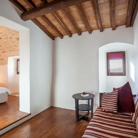 Il Castello Di Campello 4*