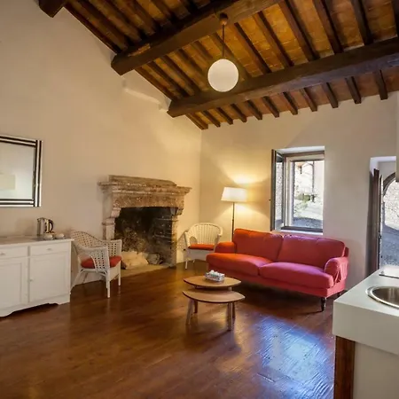 Il Castello Di Campello Lägenhetshotell 4*