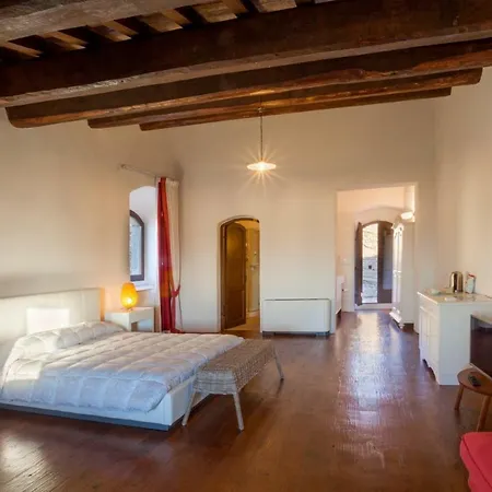 Lägenhetshotell Il Castello Di Campello