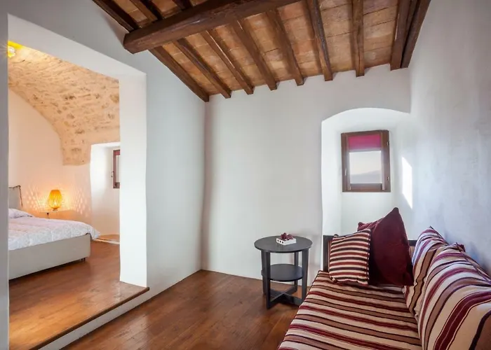 Il Castello Di Campello 4*